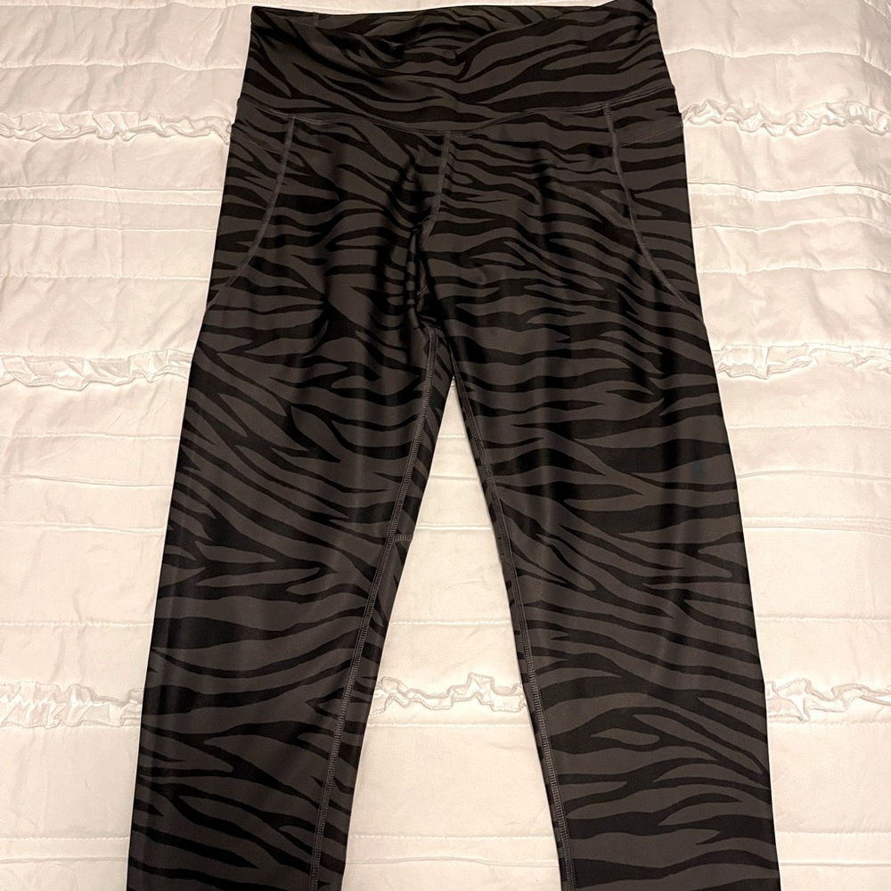 Old Navy High Waisted Powersoft 7/8 Length Side Pocket Leggings for Women